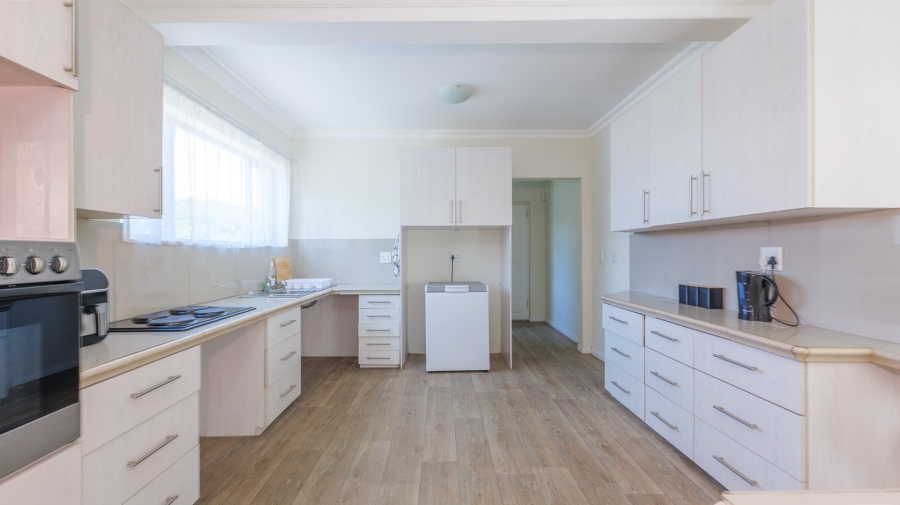 5 Bedroom Property for Sale in Bredasdorp Western Cape